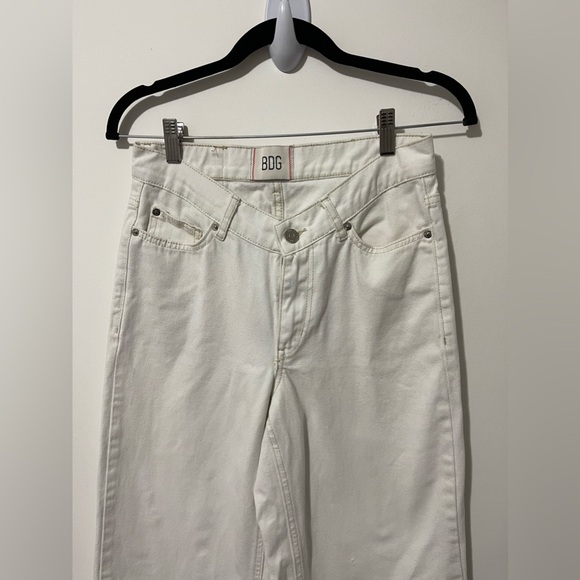 BDG Urban Outfitters Dipped V Wide Leg White Jeans Y2K jeans Size 27 - Picture 3 of 11